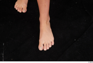Sarah Kay foot nude 0004.jpg